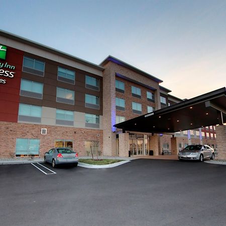 Holiday Inn Express & Suites - Detroit Northwest - Livonia By Ihg Exterior photo