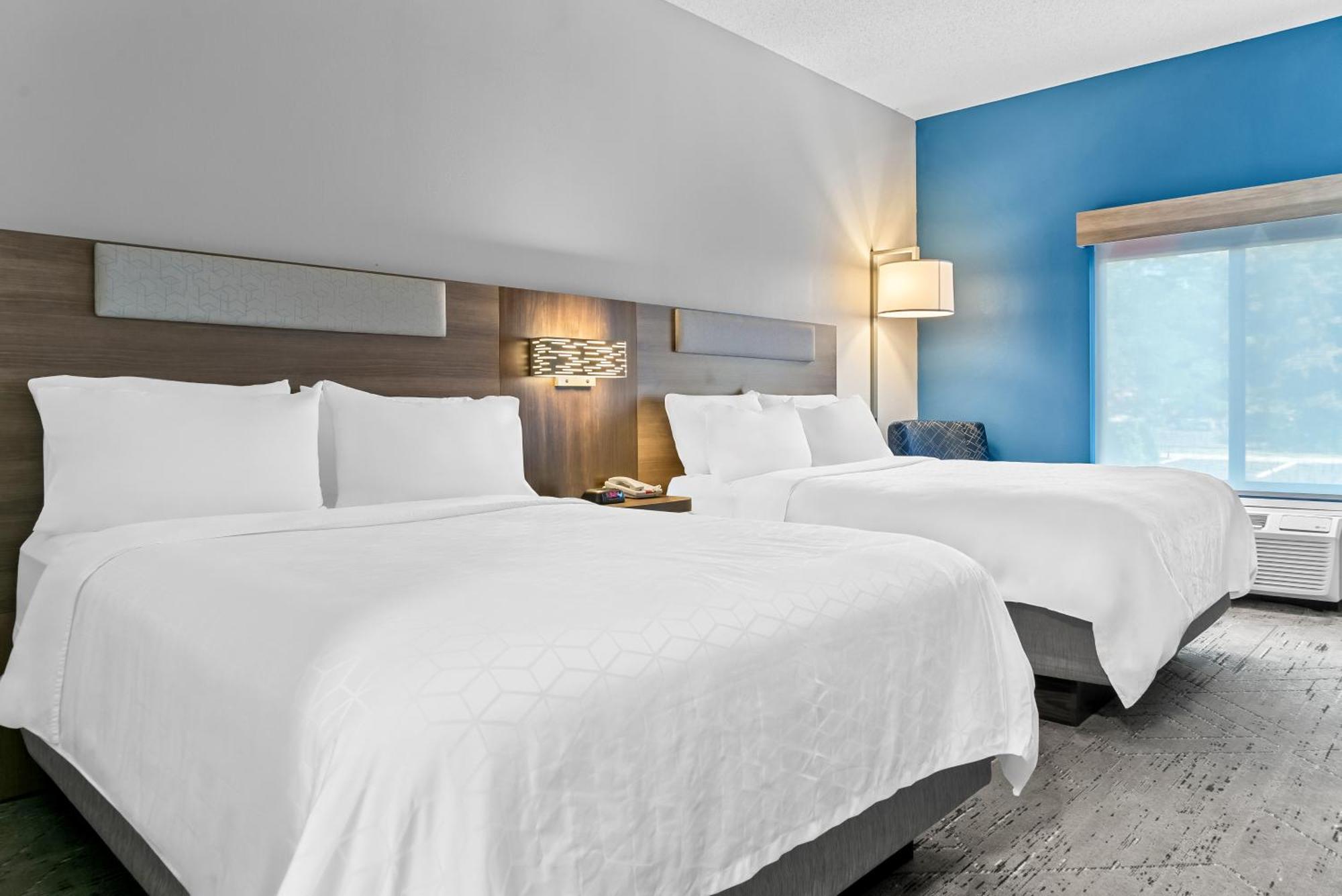 Holiday Inn Express & Suites - Detroit Northwest - Livonia By Ihg Exterior photo